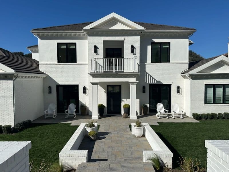 Gallery photos for Elegant Landscape Design for Modern White Brick Home: Image #2